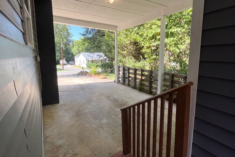 Photo 20 of 21 of 915 Kenham Pl, Lenoir, NC