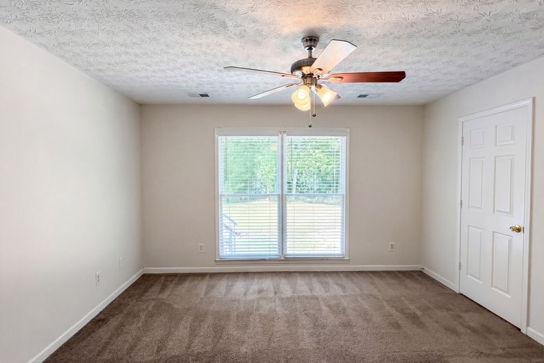 Photo 4 of 22 of 213 Carl Parker Rd, Hampton, GA