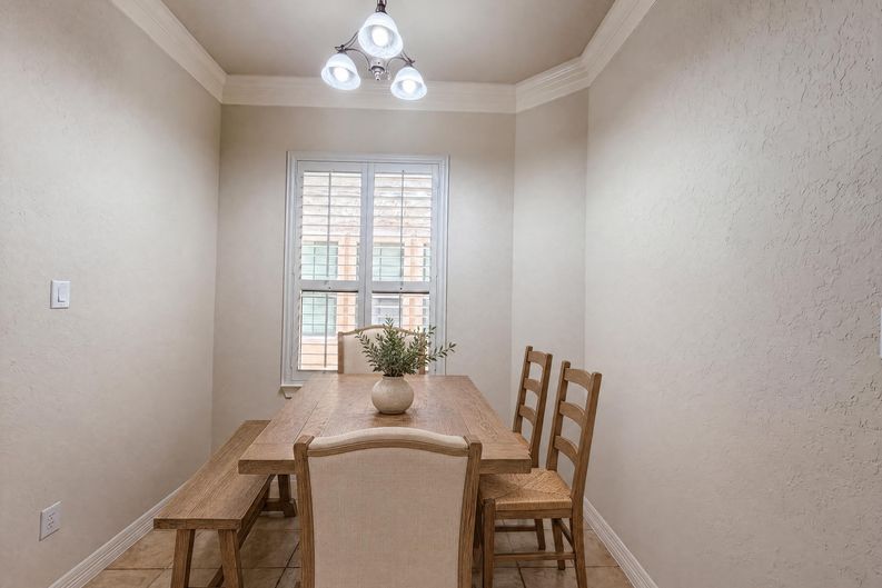 Photo 19 of 21 of 2942 Royal Oaks Crst, Houston, TX