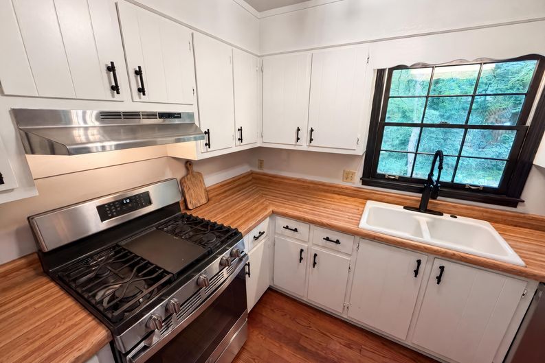 Photo 14 of 22 of 1271 Seven Springs Cir, Marietta, GA