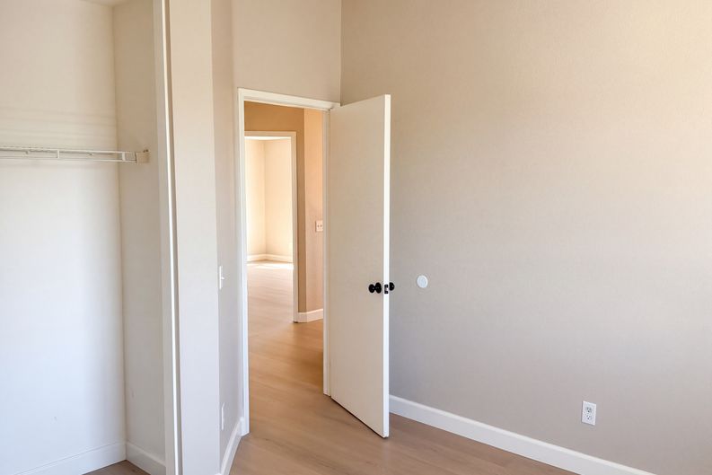 Photo 17 of 33 of 1796 Carpenter St, Rialto, CA