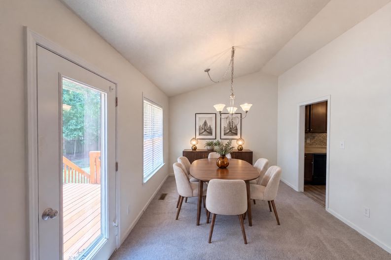 Photo 10 of 19 of 470 Kinsman Ct, Fuquay Varina, NC
