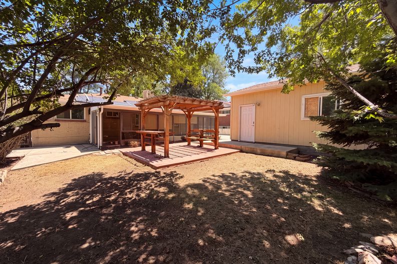 Photo 5 of 28 of 5667 Johnson St, Arvada, CO