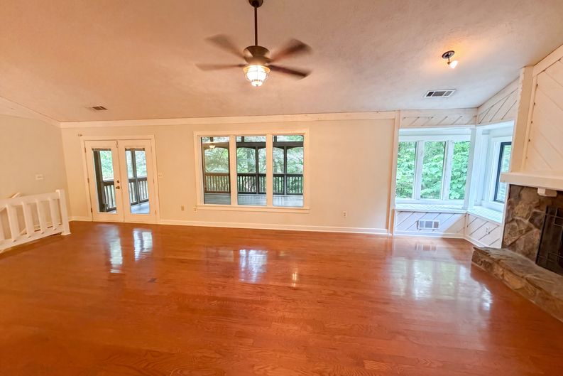 Photo 12 of 53 of 4958 Scotts Creek Trl, Peachtree Corners, GA