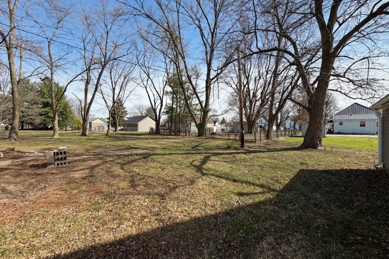 Photo 16 of 18 of 740 1/2 N Main St, Tipton, IN