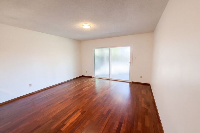 Photo 11 of 36 of 6800 Havenhurst Dr, Sacramento, CA