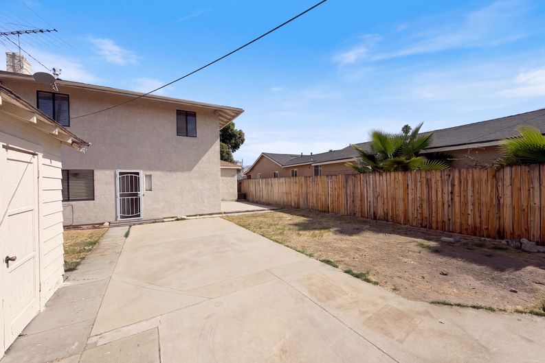 Photo 5 of 29 of 509 Calhoun Pl, Hemet, CA