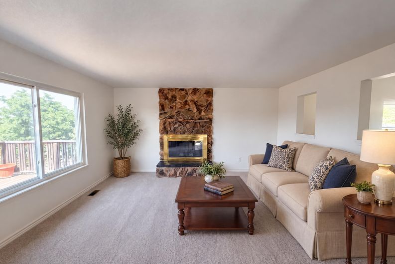 Photo 10 of 38 of 8273 W Plymouth Pl, Littleton, CO