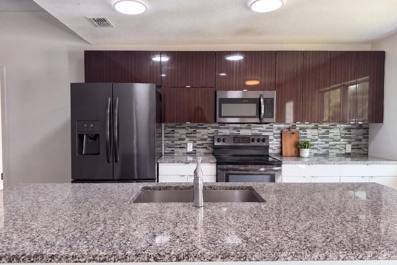 Photo 6 of 22 of 2840 S Shade Ave, Sarasota, FL