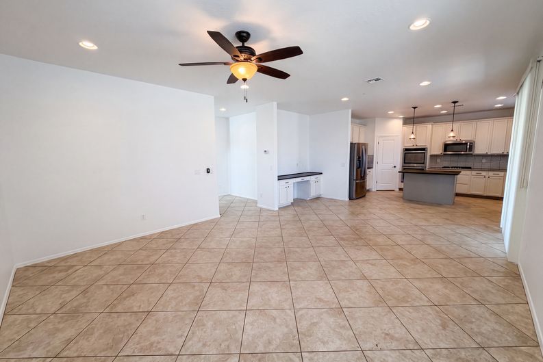 Photo 11 of 38 of 21276 W Berkeley Rd, Buckeye, AZ