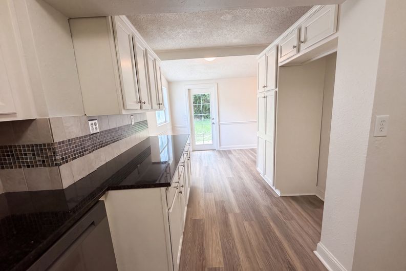Photo 8 of 22 of 5630 Temple Rd, Jacksonville, FL