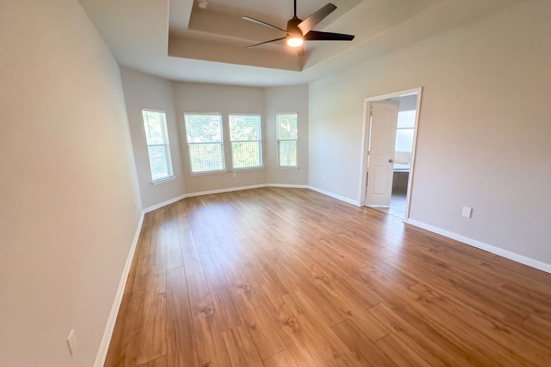 Photo 4 of 26 of 11106 Bruneau Trl, Austin, TX