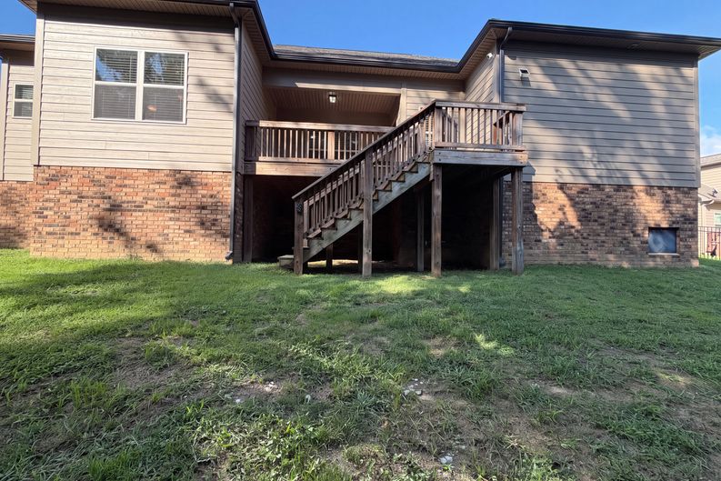 Photo 5 of 17 of 234 Hickory Pointe Dr, Lebanon, TN
