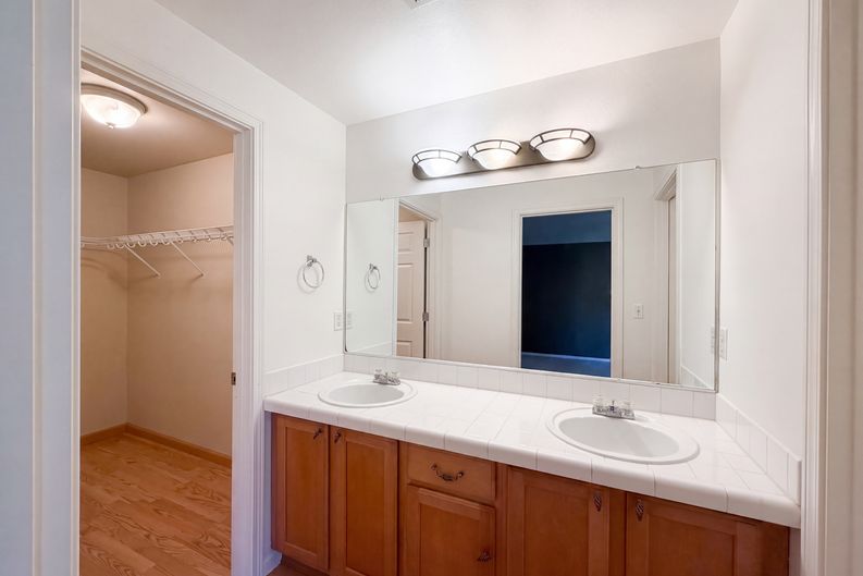 Photo 11 of 19 of 17615 SW Falling Leaf Ct, Beaverton, OR