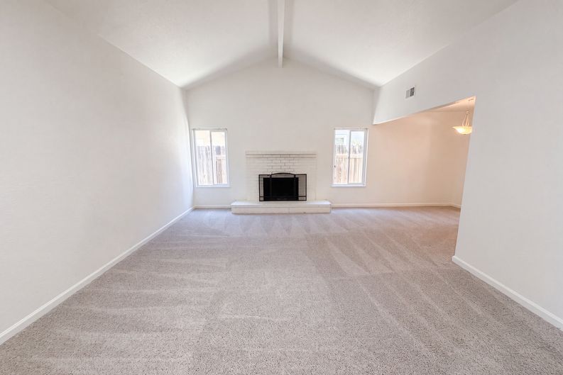 Photo 3 of 29 of 7431 Garden Gate Dr, Citrus Heights, CA