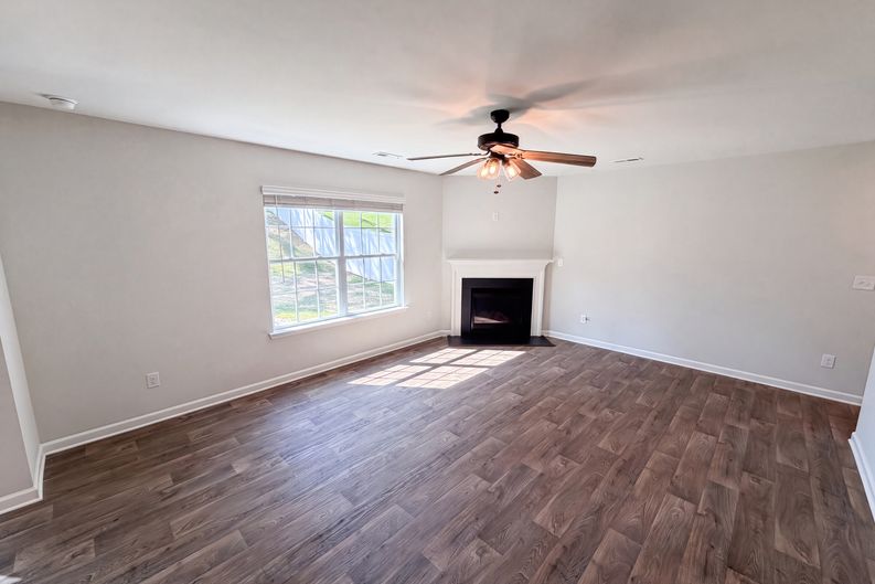 Photo 12 of 26 of 2014 Tarzi Ln, Charlotte, NC
