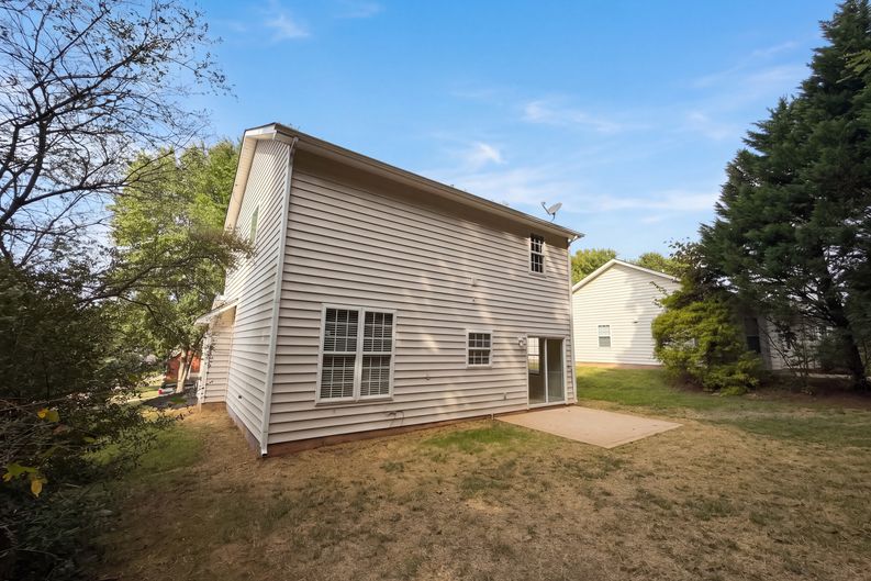 Photo 10 of 28 of 1159 Tufton Pl NW, Concord, NC