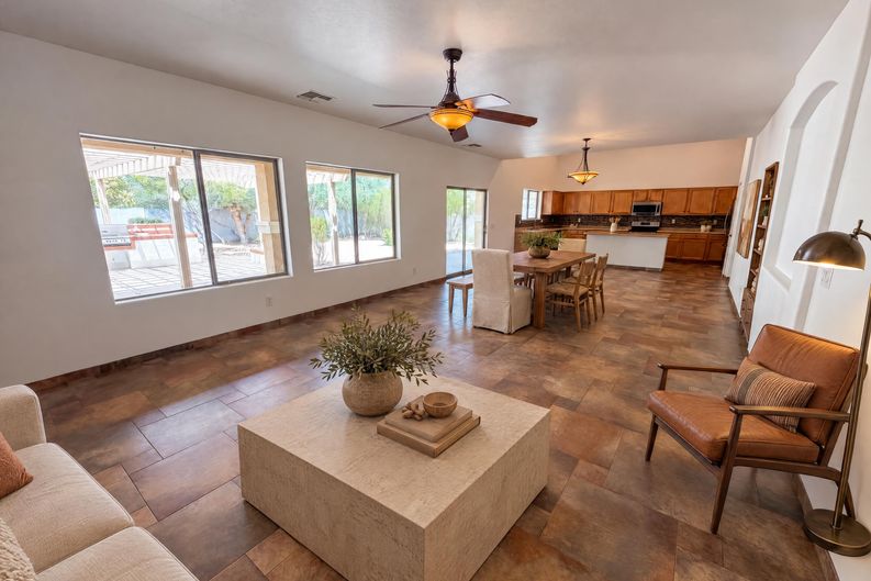 Photo 12 of 39 of 7428 S 15th Dr, Phoenix, AZ