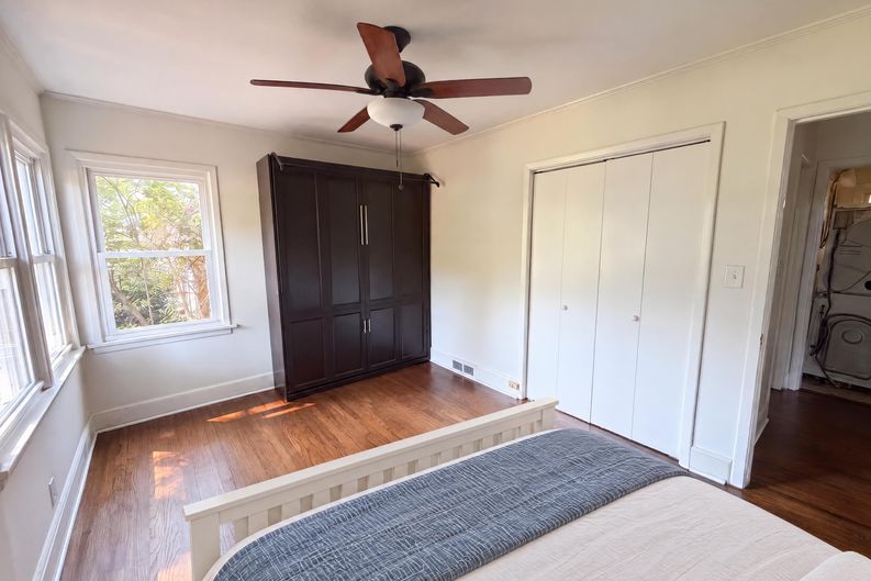 Photo 11 of 20 of 2516 Indian Trl, Durham, NC