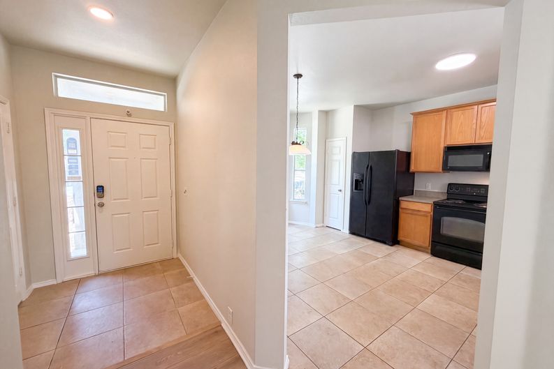 Photo 7 of 26 of 10636 Traymore Dr, Fort Worth, TX