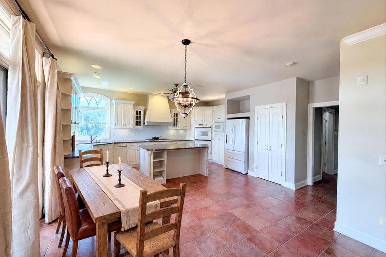 Photo 6 of 38 of 7087 Bridgetown Rd, Cincinnati, OH