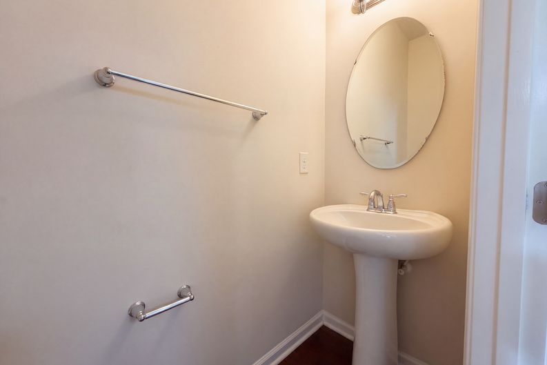 Photo 16 of 27 of 13306 Castlewellan Dr, Chester, VA