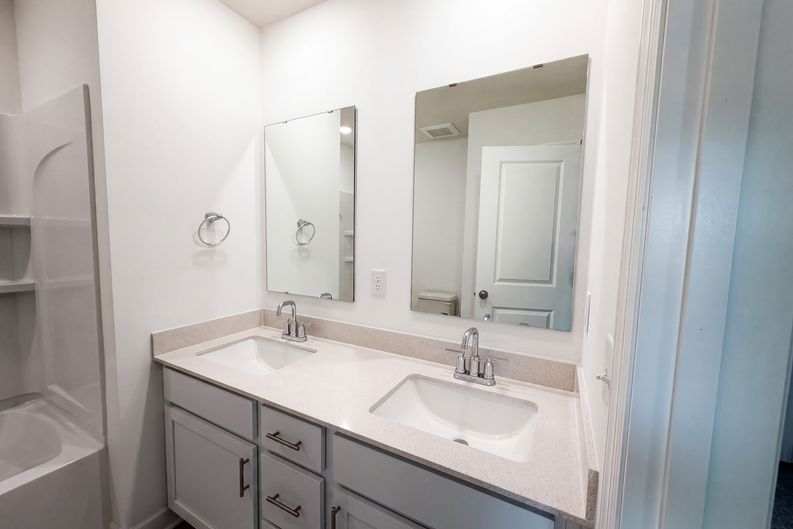 Photo 14 of 23 of 10773 Hemingway Ave S, Cottage Grove, MN