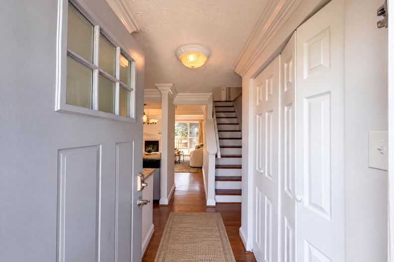 Photo 6 of 57 of 8769 Kanawha Ct, Lorton, VA