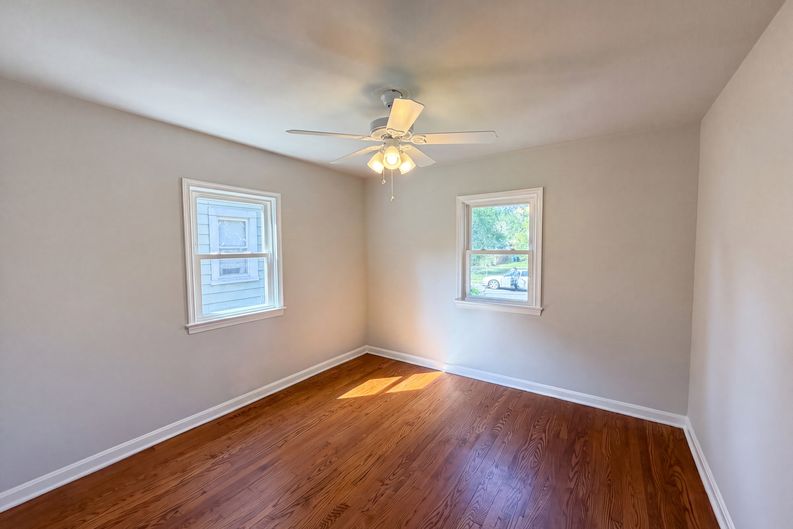 Photo 4 of 22 of 4313 Urn St, Capitol Heights, MD