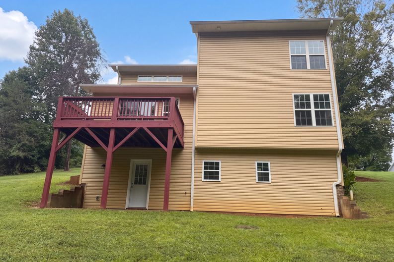 Photo 5 of 33 of 117 Sundance Cir, Statesville, NC