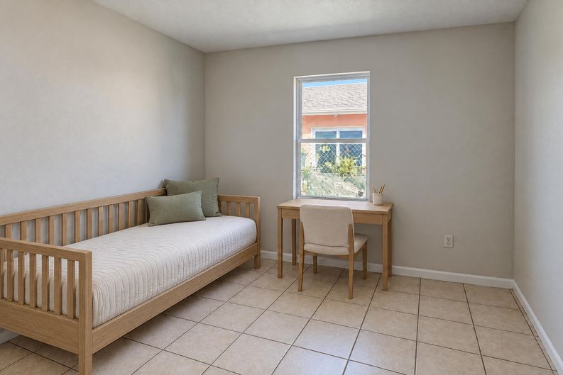 Photo 10 of 15 of 1295 N Railroad Ave, Boynton Beach, FL