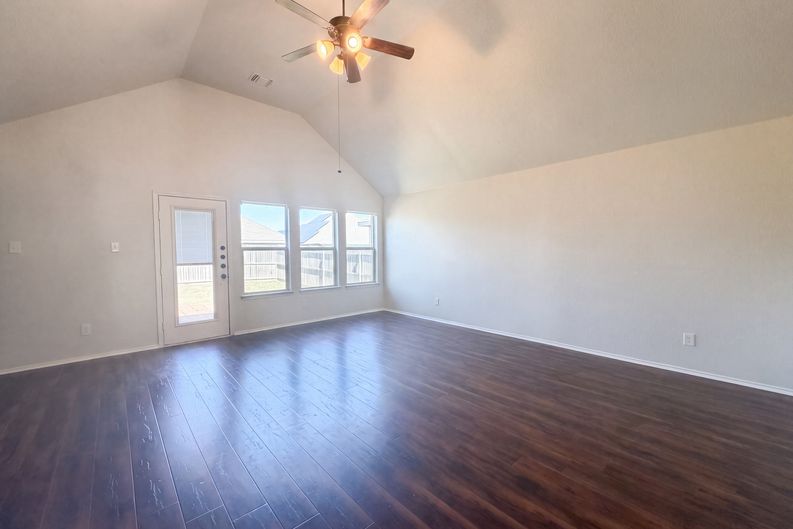 Photo 3 of 21 of 11920 Hassop Ln, Burleson, TX