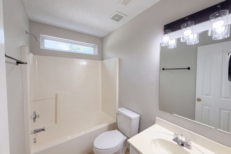 Photo 11 of 28 of 1159 Tufton Pl NW, Concord, NC