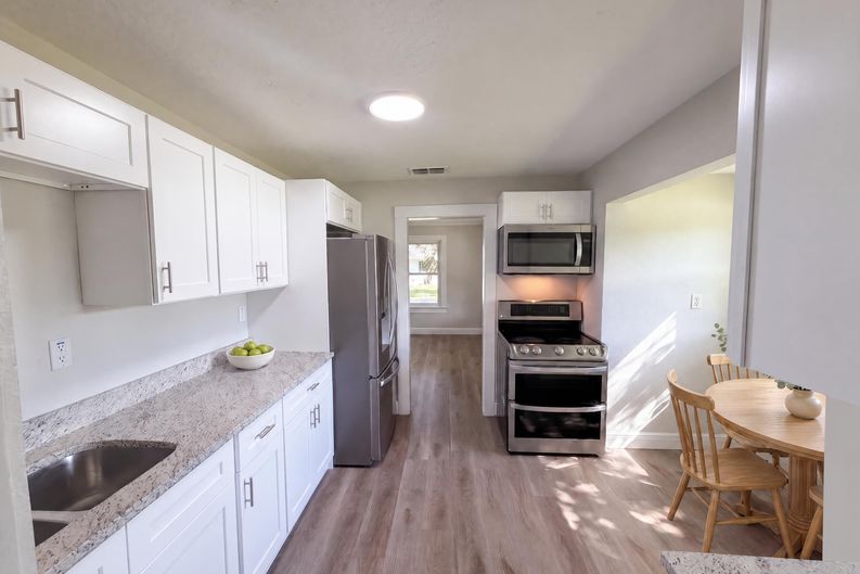 Photo 6 of 31 of 802 Massachusetts Ave, Saint Cloud, FL