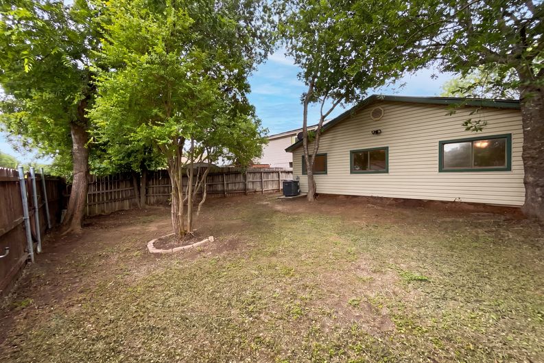 Photo 19 of 20 of 2830 Fisher Field Dr, San Antonio, TX