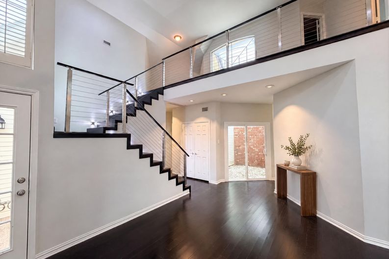 Photo 8 of 27 of 7707 Windmere Ct, Irving, TX