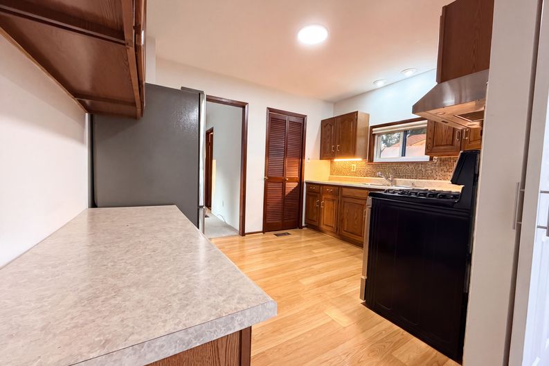 Photo 8 of 16 of 35115 University St, Westland, MI