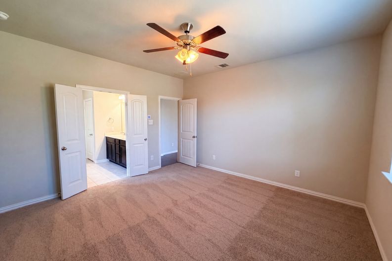 Photo 4 of 22 of 2054 Avondown Rd, Forney, TX