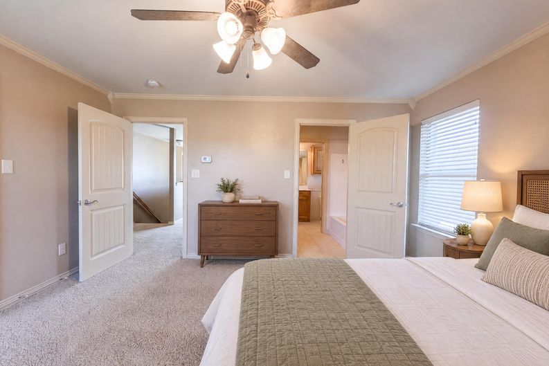 Photo 10 of 20 of 5107 Chesterfield Pl, Arlington, TX