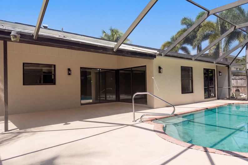 Photo 4 of 22 of 888 Brightwood Way, Wellington, FL