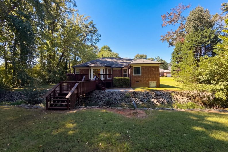 Photo 5 of 18 of 1104 Thoroughbred Pl NW, Concord, NC