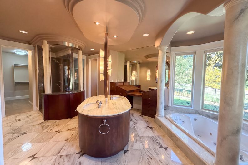 Photo 11 of 56 of 17695 S Fieldstone Ct, Oregon City, OR