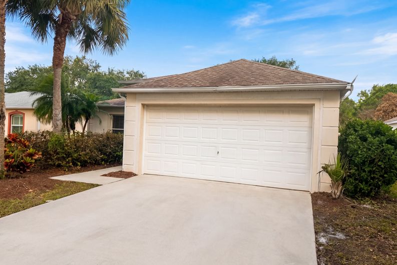 Photo 21 of 28 of 262 SW Panther Trce, Port Saint Lucie, FL