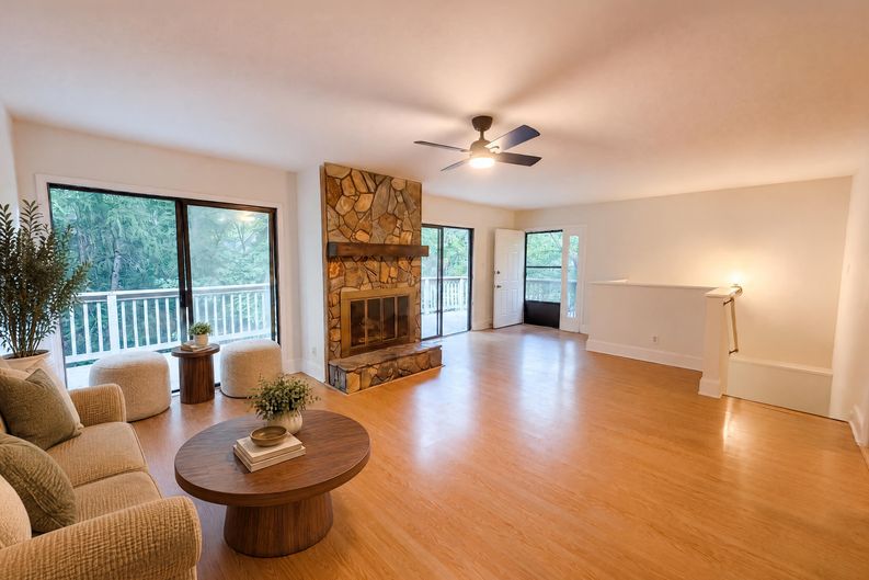 Photo 23 of 27 of 4043 Windward Dr, Tega Cay, SC