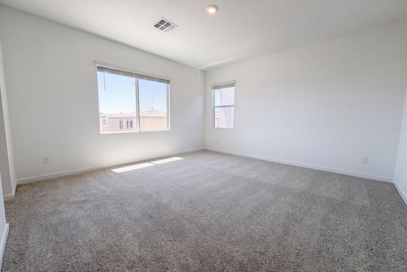 Photo 4 of 19 of 8373 W Rochelle Ave, Las Vegas, NV
