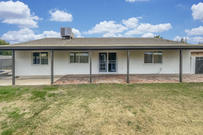Photo 6 of 20 of 13628 N 40th Dr, Phoenix, AZ