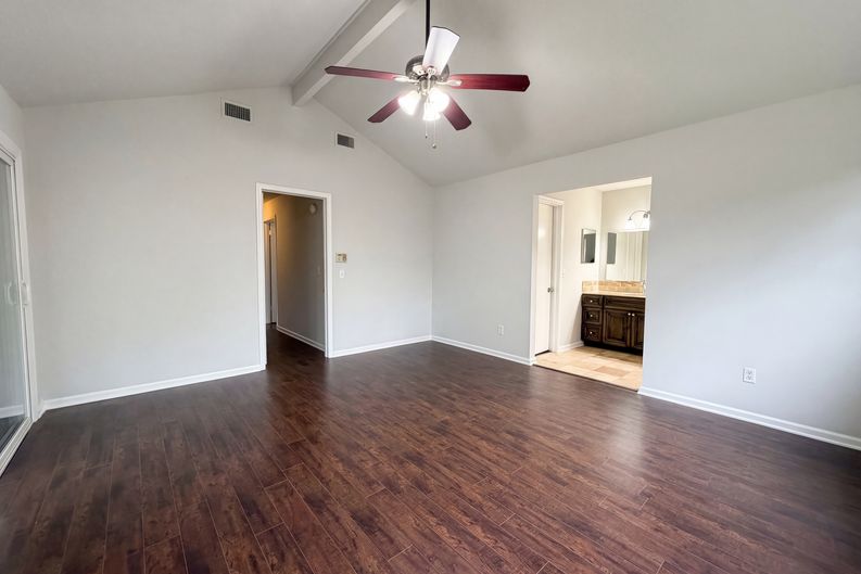 Photo 18 of 22 of 606 Gulfstream Trl S, Orange Park, FL
