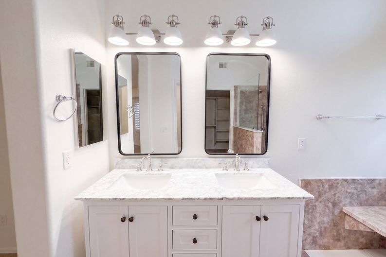 Photo 16 of 27 of 7925 W Harmony Ln, Peoria, AZ