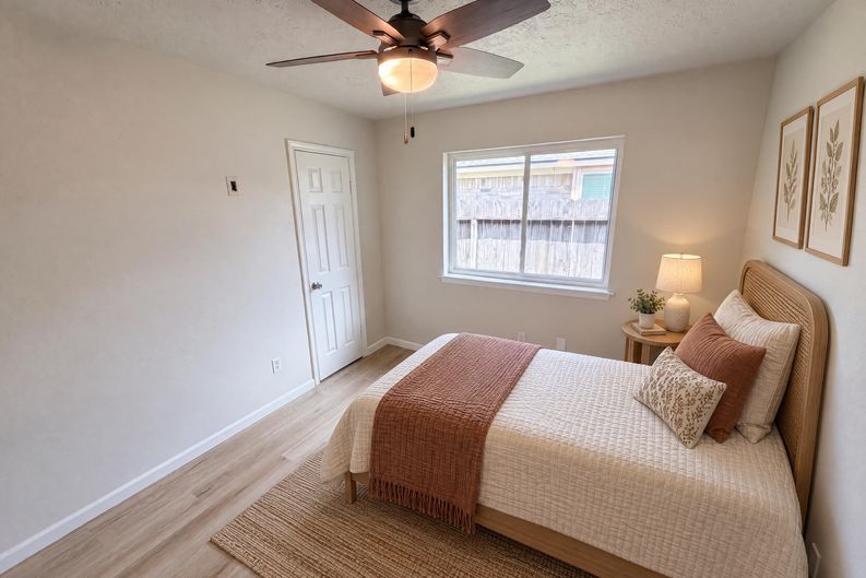 Photo 12 of 20 of 318 Floravista Dr, Webster, TX
