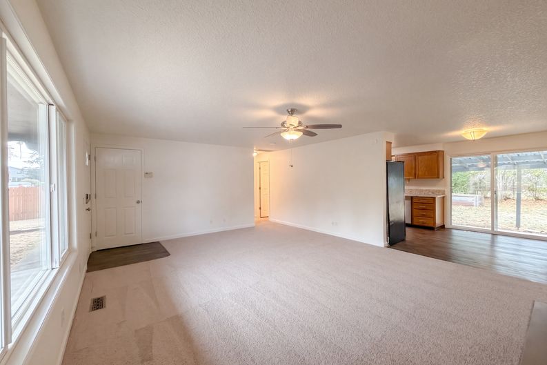 Photo 8 of 17 of 555 Matzen St, Saint Helens, OR